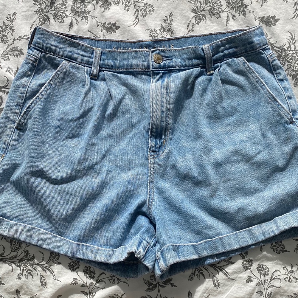 American eagle mom shorts